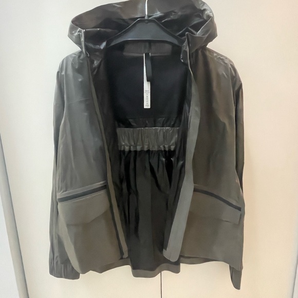 Lululemon Jacket - Picture 8 of 8